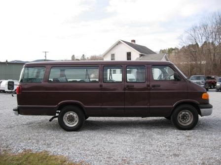 2000 Dodge Ram Wagon Base