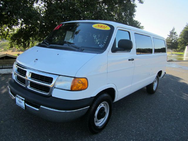 2001 Dodge Ram Wagon 1500 LT 4WD