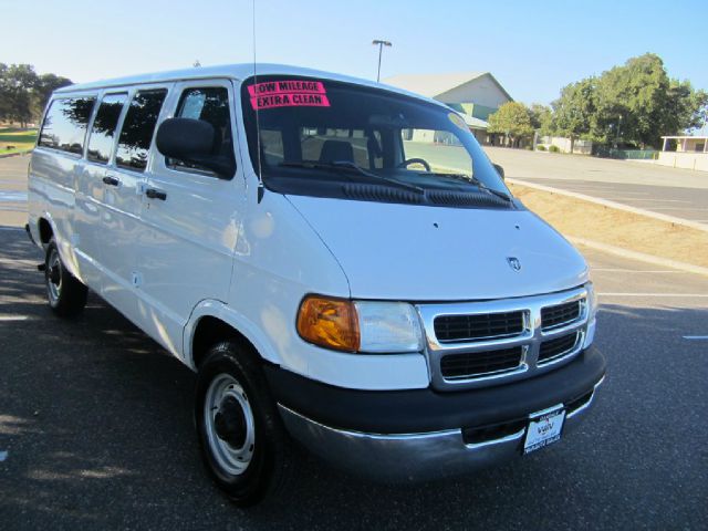 2001 Dodge Ram Wagon 1500 LT 4WD