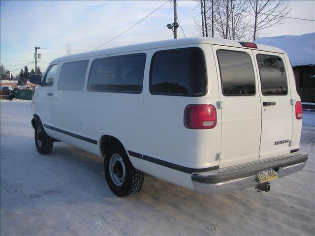 2002 Dodge Ram Wagon Base