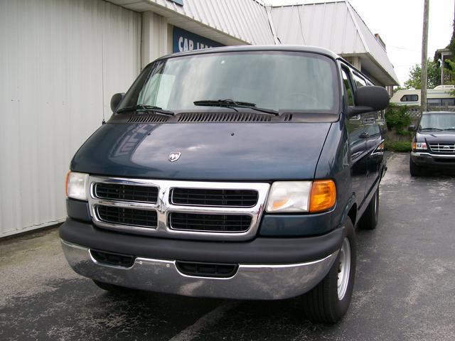 2002 Dodge Ram Wagon 225 Convertible