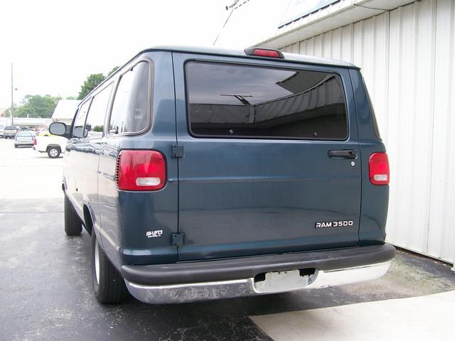 2002 Dodge Ram Wagon 225 Convertible