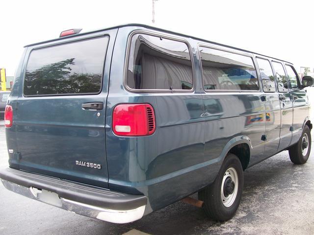 2002 Dodge Ram Wagon 225 Convertible