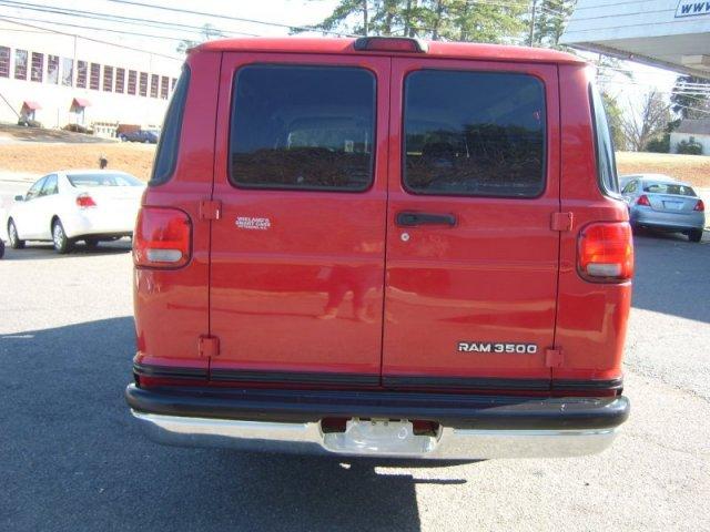 2002 Dodge Ram Wagon Lariat 5 1/2 Ft