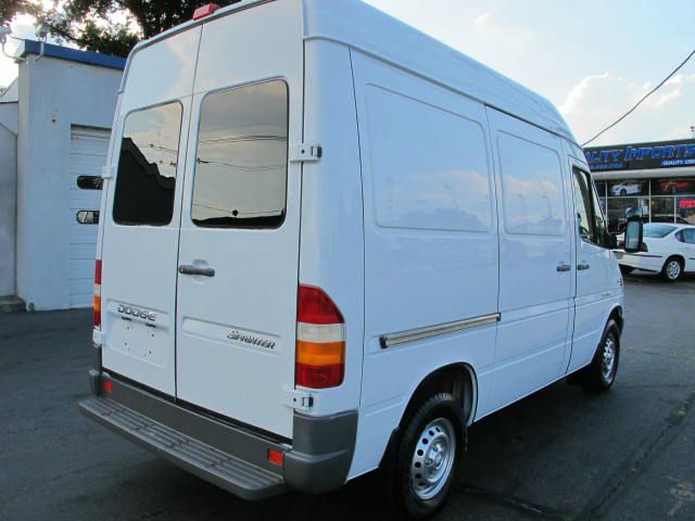 2005 Dodge Sprinter 2500 FLAT BED Regular CAB