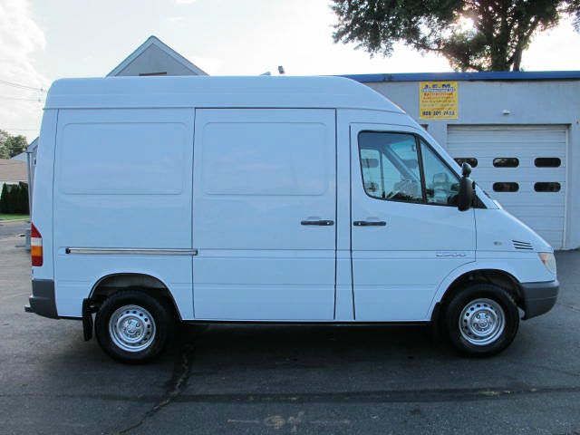 2005 Dodge Sprinter 2500 FLAT BED Regular CAB