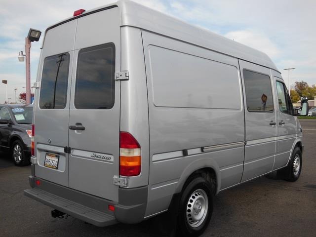 2005 Dodge Sprinter 2500 2006.5 Sedan LX Manual