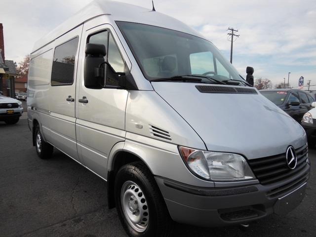 2005 Dodge Sprinter 2500 2006.5 Sedan LX Manual