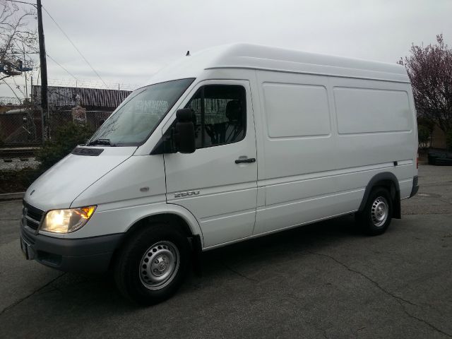 2006 Dodge Sprinter 2500 SLT 5.7 HEMI 4WD Loaded 20 CH