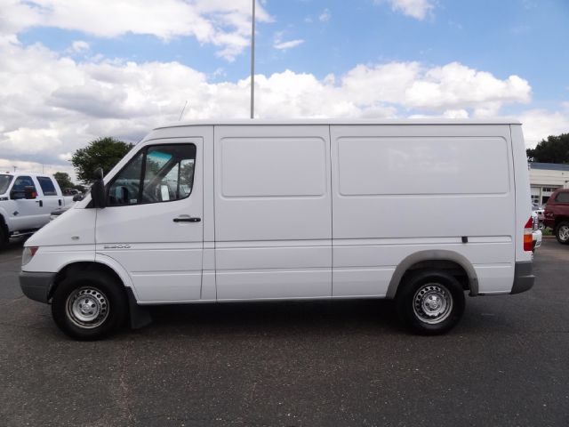 2006 Dodge Sprinter 2500 SLT 5.7 HEMI 4WD Loaded 20 CH