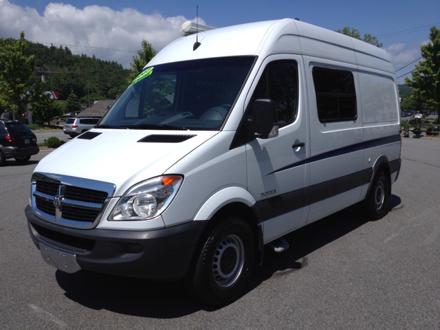 2007 Dodge Sprinter 2500 5-door Wagon 5-spd MT