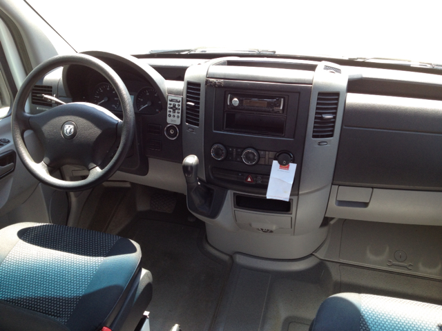 2007 Dodge Sprinter 2500 5-door Wagon 5-spd MT