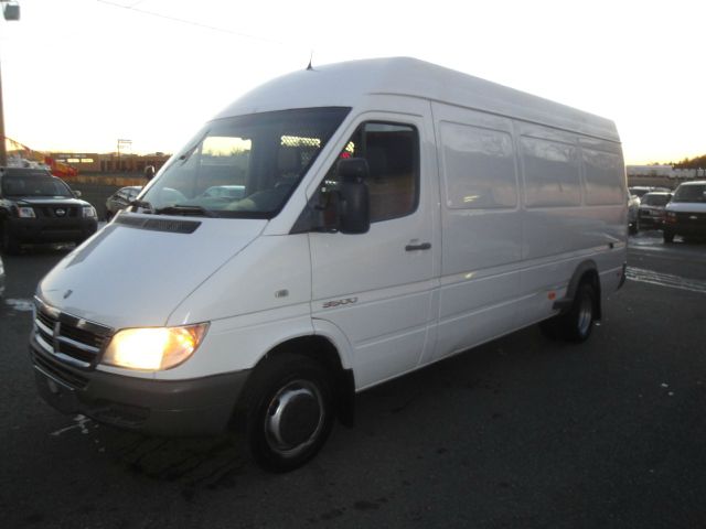 2005 Dodge Sprinter 3500 XLT REG CAB 4X4