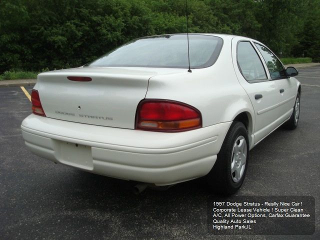 1997 Dodge Stratus Base