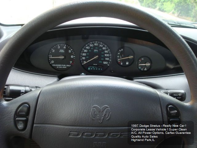 1997 Dodge Stratus Base