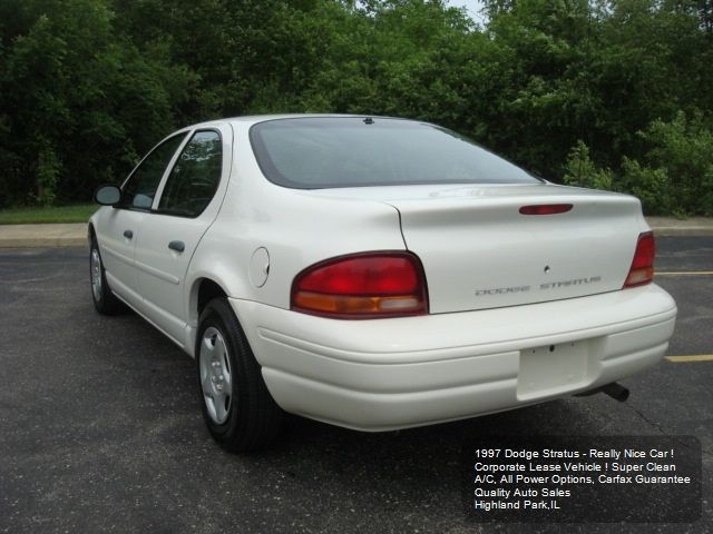 1997 Dodge Stratus Base