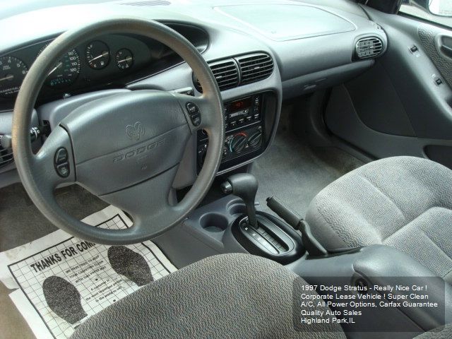 1997 Dodge Stratus Base