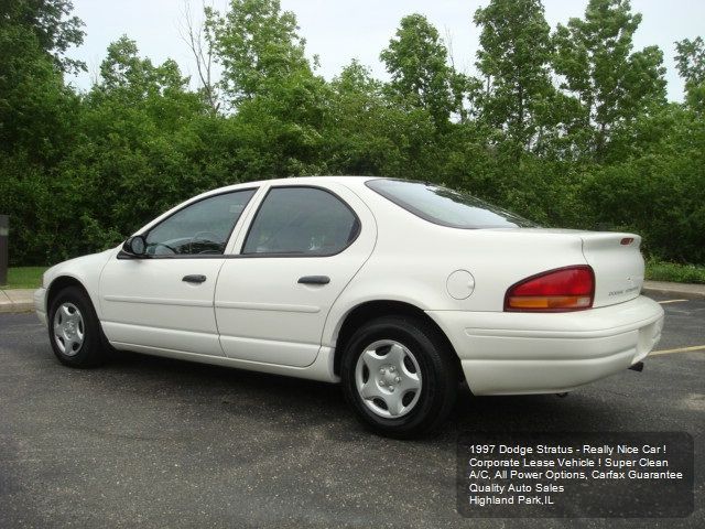 1997 Dodge Stratus Base