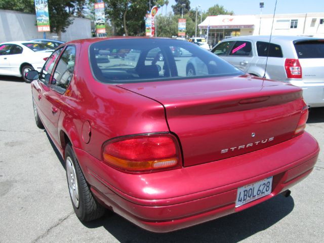 1998 Dodge Stratus Base