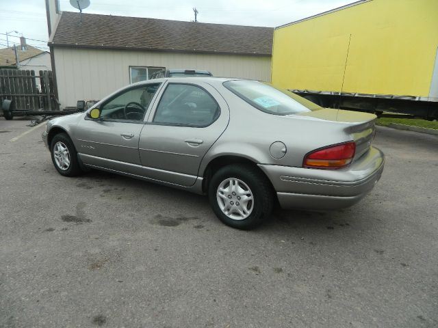 1999 Dodge Stratus Base