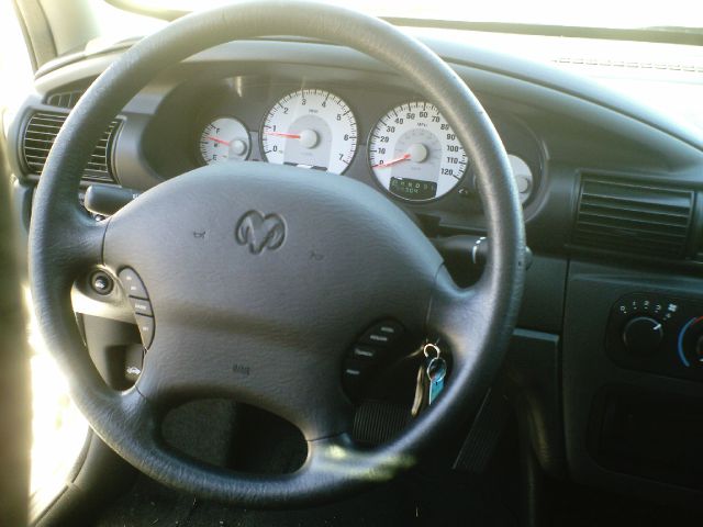 2004 Dodge Stratus Sport -5 Speed-stick-4x4