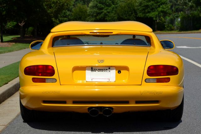 2002 Dodge Viper Club Cab 2WD