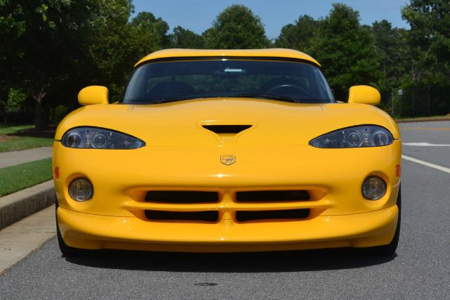 2002 Dodge Viper Club Cab 2WD