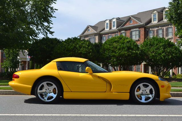 2002 Dodge Viper Club Cab 2WD