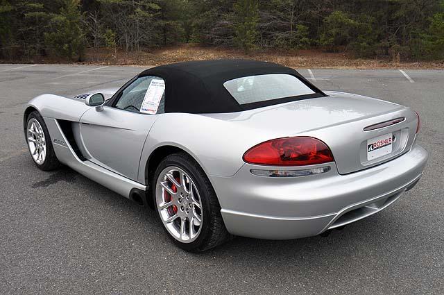 2004 Dodge Viper 4d Wagon SLT (V6)