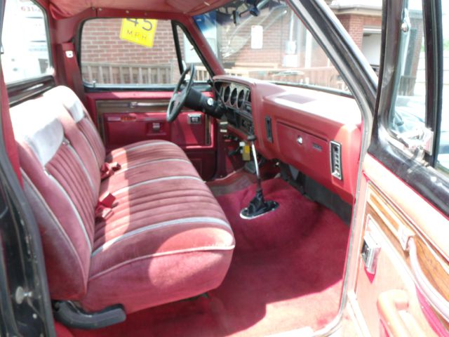 1985 Dodge W150 Pickup Ram 3500 Diesel 2-WD