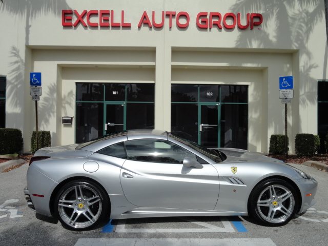 2011 Ferrari California Technology Package