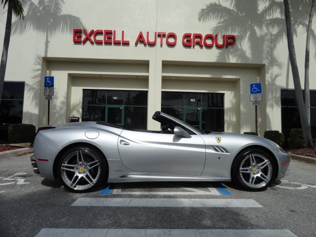 2011 Ferrari California Technology Package