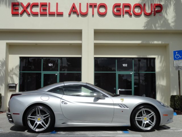 2011 Ferrari California Technology Package