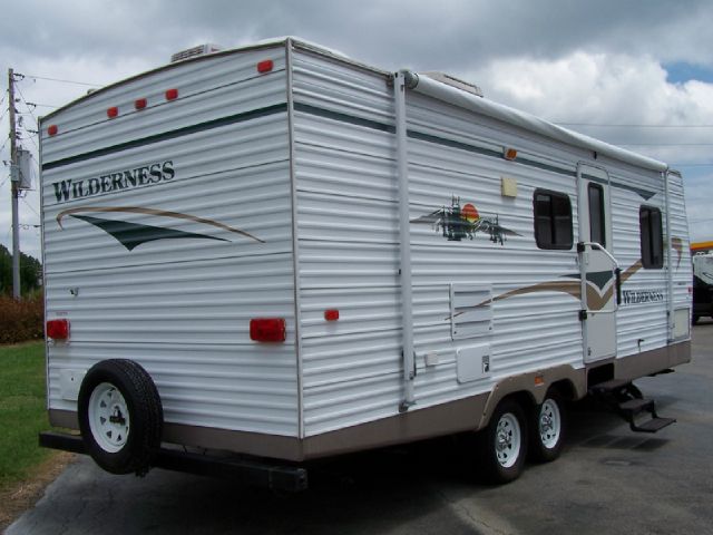 2004 Fleetwood Wilderness 27 Xeking Cab