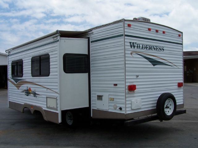 2004 Fleetwood Wilderness 27 Xeking Cab