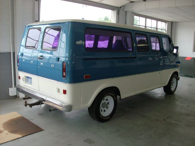 1974 Ford Aerostar 14 Box