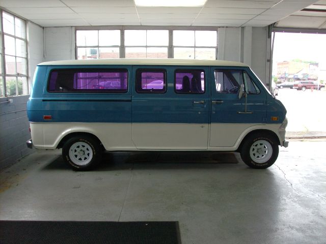 1974 Ford Aerostar 14 Box