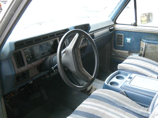 1985 Ford Bronco Ram 3500 Diesel 2-WD