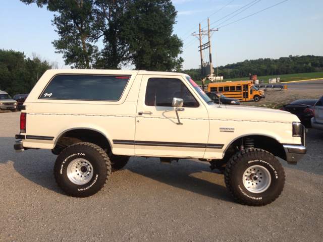 1990 Ford Bronco ESi