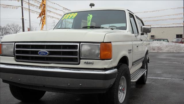 1990 Ford Bronco ESi