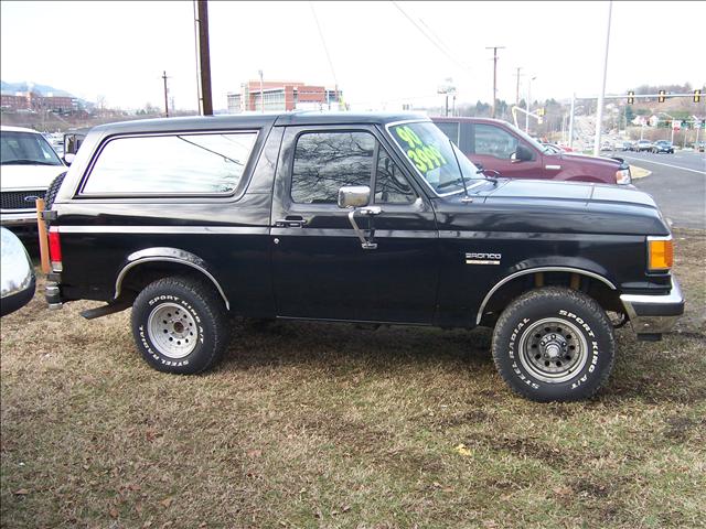 1990 Ford Bronco ESi