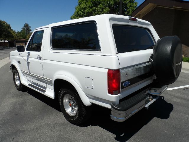 1993 Ford Bronco SL 4x4 Regular Cab