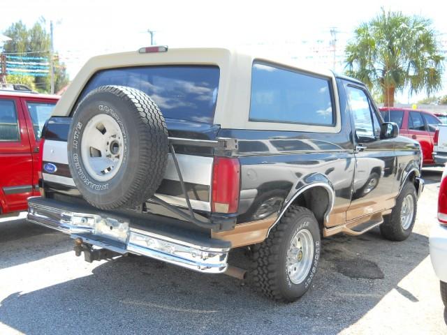 1995 Ford Bronco V15