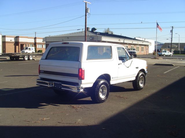 1996 Ford Bronco SE V6 AWD SUV