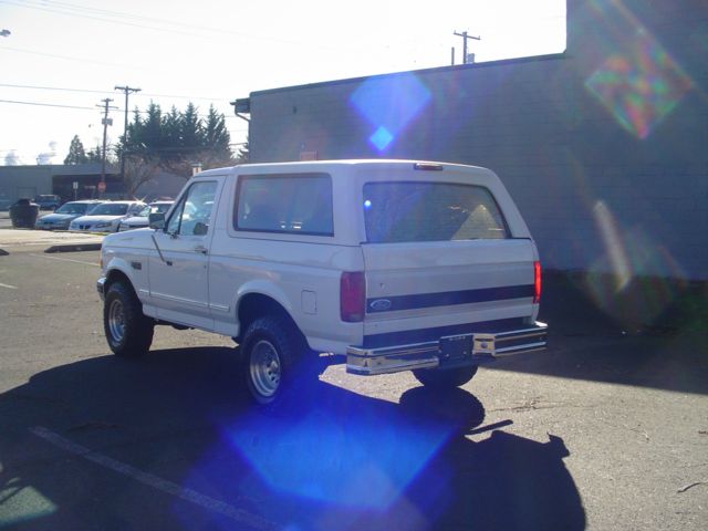 1996 Ford Bronco SE V6 AWD SUV