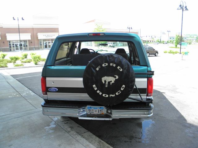 1996 Ford Bronco ESi