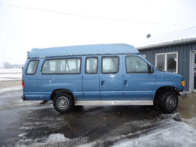 1992 Ford Club Wagon SE Sport