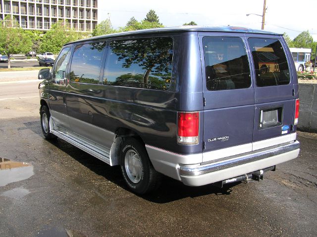 1997 Ford Club Wagon ESi