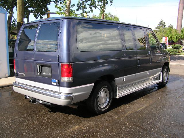 1997 Ford Club Wagon ESi