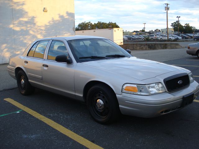 2010 Ford Crown Victoria Luxury